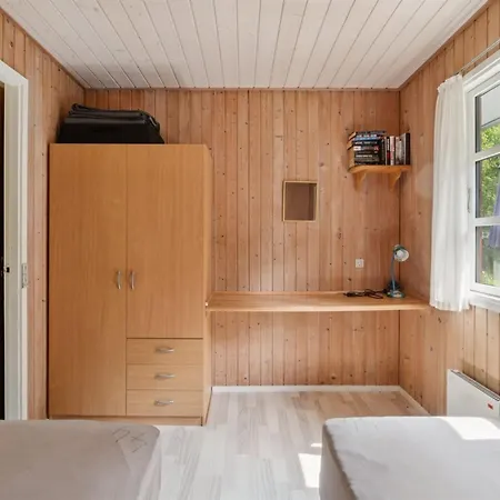 Tom - 125m From The Sea By Interhome